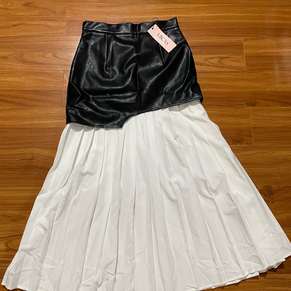 Brand new Black and White Pleated Women's Skirt